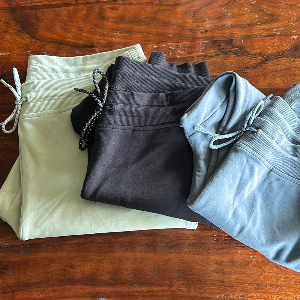 Lot of 3 Old Navy Dynamic Fleece Joggers size large